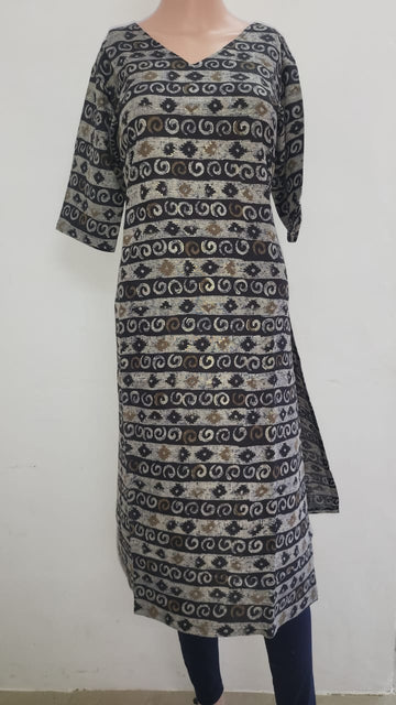 Grey & Black Tribal Print Kurti with V-Neck and Side Slits