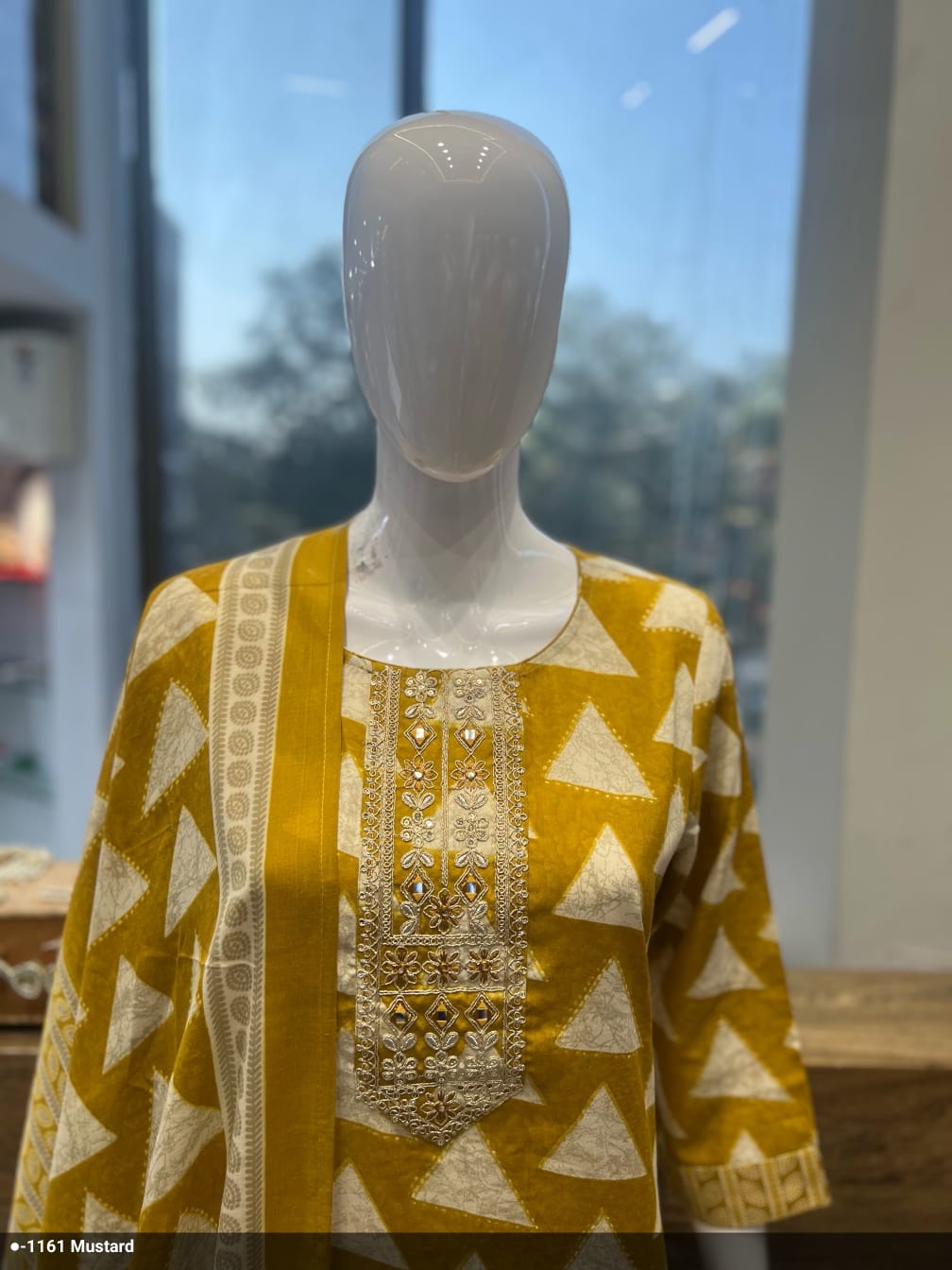 readymade kurthi set