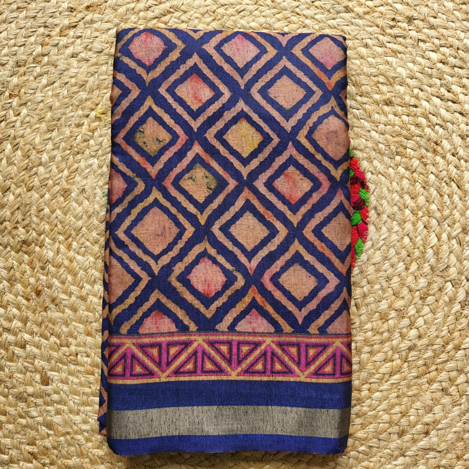 Title: Elegant Geometric ArtSilk Saree