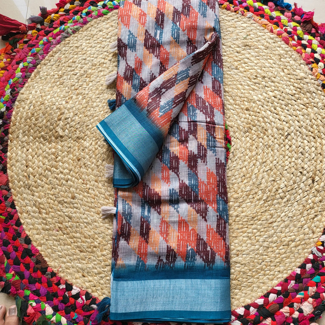 Handwoven Linen Saree with Vibrant Geometric Pattern