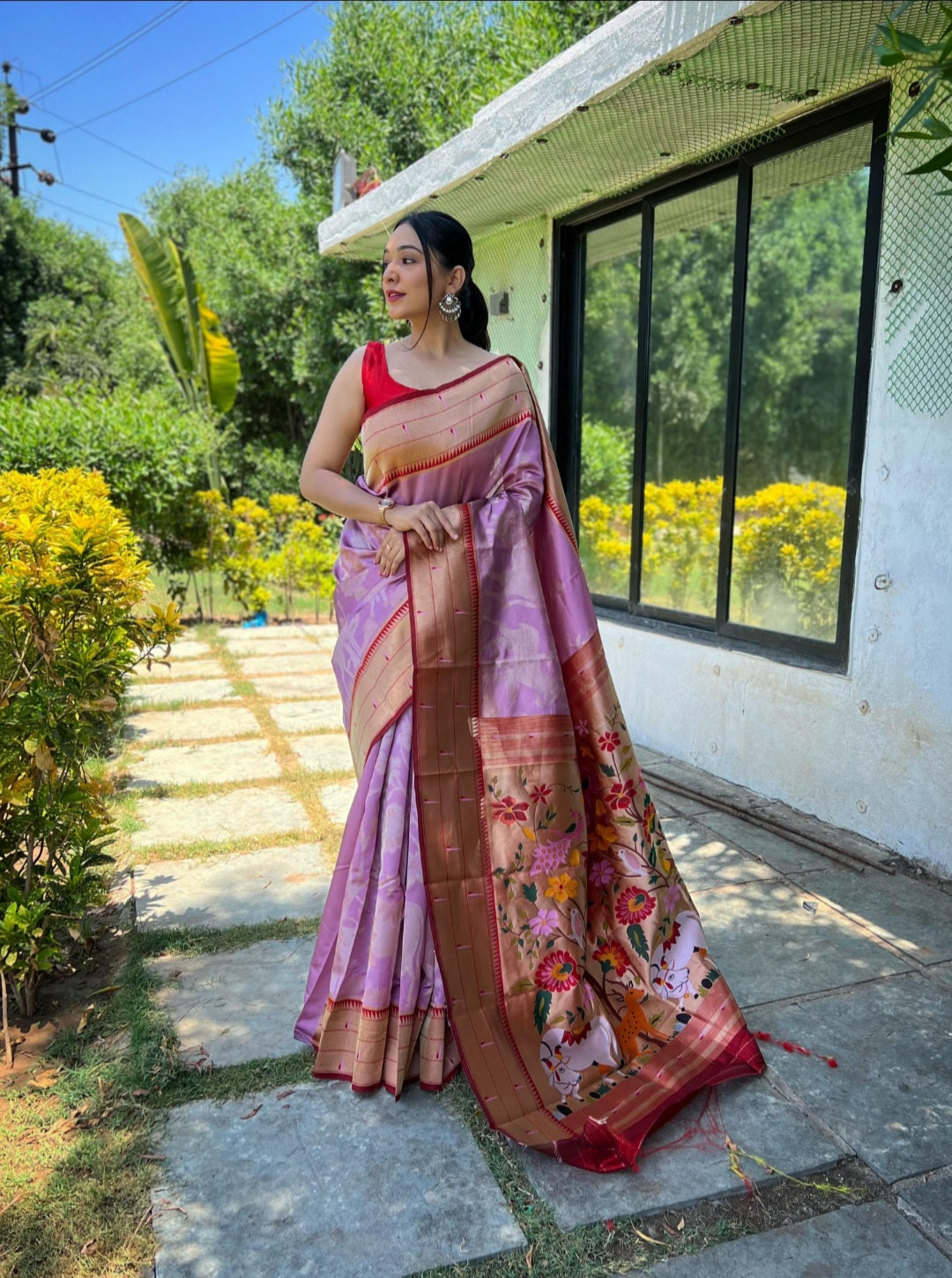 🌸 Onion Pink Elegance Paithani Saree 🌸